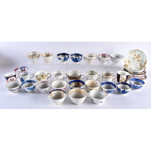 248 - A group of 18th century teabowls (18) from factories including New Hall, Worcester and Caughley, 4 c... 