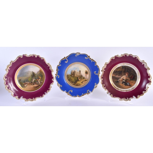 26 - A SET OF THREE 19TH CENTURY DOE & ROGERS WORCESTER PLATES including a pair of maroon bordered plates... 