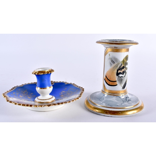 270 - Early 19th century Flight Barr Worcester chamberstick painted with feathers on a marble ground, the ... 