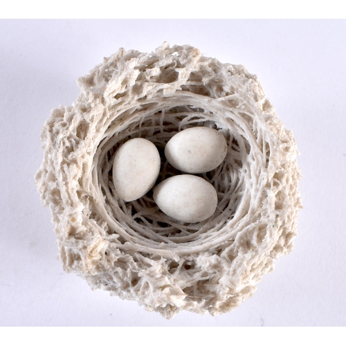 284 - 18th century or 19th century Bristol birds nest, the interior with woven strands and three eggs. 5c... 