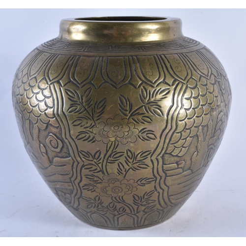 314 - A LARGE 19TH CENTURY CHINESE BRONZE BALUSTER VASE bearing Xuande marks to base. 20 cm x 15 cm.