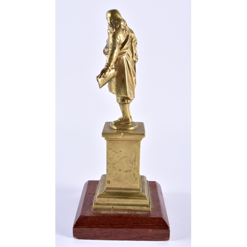 327 - A 19TH CENTURY EUROPEAN GRAND TOUR BRONZE FIGURE OF A MALE modelled upon a wooden base. 18 cm high.