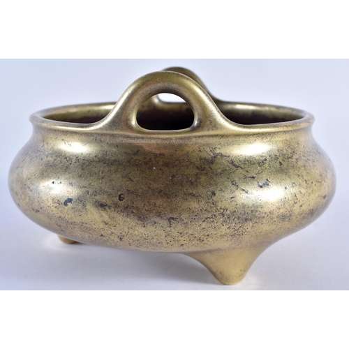 393 - A FINE 17TH/18TH CENTURY CHINESE TWIN HANDLED BRONZE CENSER bearing Xuande marks to base, of plain f... 