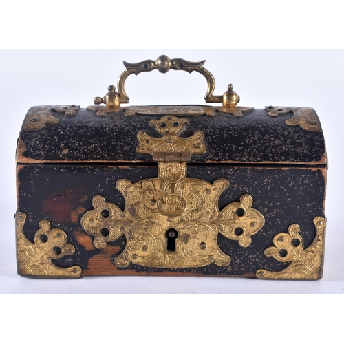 400C - A Georgian Leather Domed Box with Gilt Decoration. 7.3cm x 10.4cm x 5cm