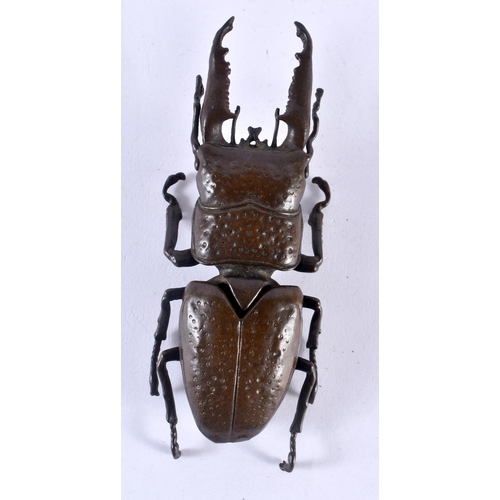 400G - A Japanese Bronze Beetle. 13cm x 5cm x 2.3cm, weight 194.8g