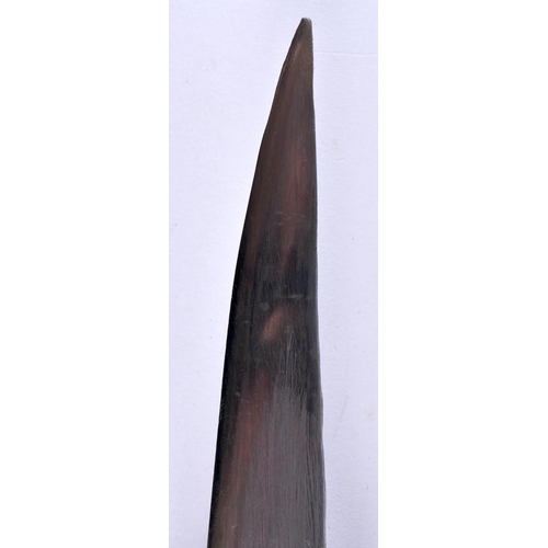 403 - AN EARLY 20TH CENTURY MIDDLE EASTERN AGATE MOUNTED DAGGER with white metal mounts. 30 cm long.