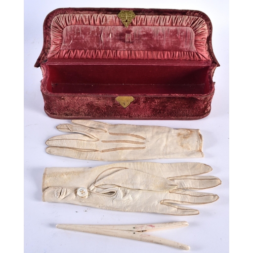 406 - A LOVELY LATE VICTORIAN/EDWARDIAN COUNTRY HOUSE VELVET BOX with period gloves and stretchers. Larges... 