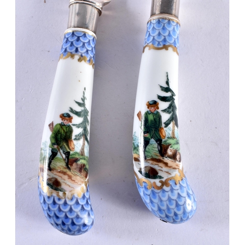 426 - A PAIR OF 19TH CENTURY GERMAN MEISSEN PORCELAIN HANDLED CUTLERY painted with hunting scenes. 19 cm l... 