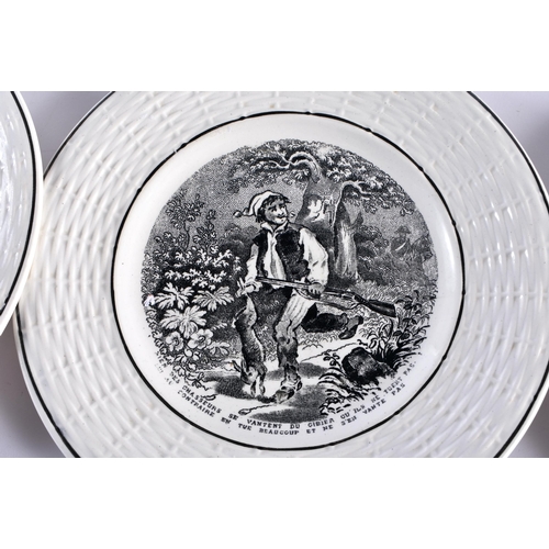 512 - A SET OF TWELVE ANTIQUE FRENCH BLACK AND WHITE PRINTED HUNTING PLATES. 17 cm diameter. (12)