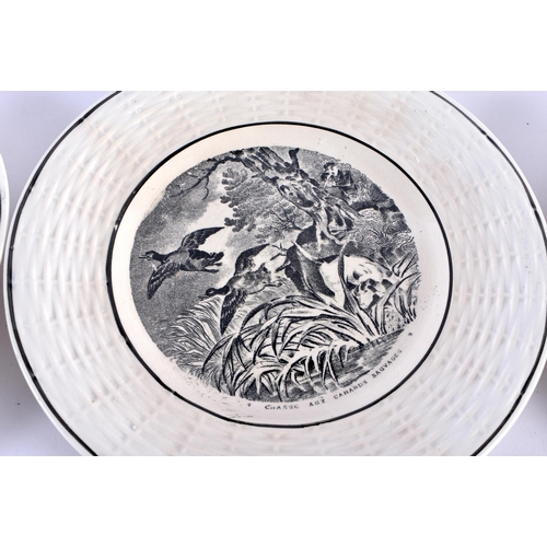 512 - A SET OF TWELVE ANTIQUE FRENCH BLACK AND WHITE PRINTED HUNTING PLATES. 17 cm diameter. (12)