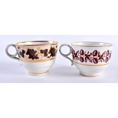 61 - FIVE EARLY 19TH CENTURY CHAMBERLAINS WORCESTER CUPS AND SAUCERS painted with brown leaves and traili... 