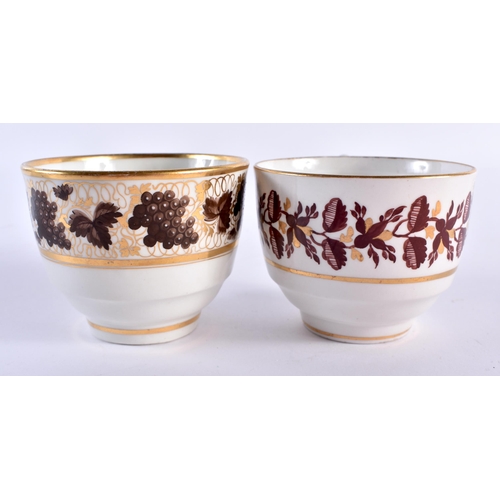 61 - FIVE EARLY 19TH CENTURY CHAMBERLAINS WORCESTER CUPS AND SAUCERS painted with brown leaves and traili... 