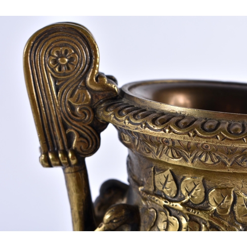 637 - A 19TH CENTURY EUROPEAN GRAND TOUR TWIN HANDLED BRONZE VASE upon a stepped marble base. 30 cm x 12 c... 