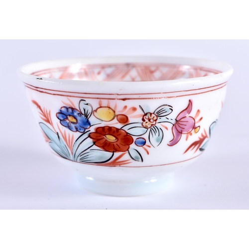 677 - AN 18TH CENTURY ENGLISH MILK GLASS TEABOWL painted with oriental figures. 7 cm diameter.