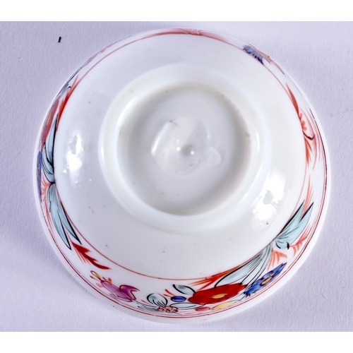 677 - AN 18TH CENTURY ENGLISH MILK GLASS TEABOWL painted with oriental figures. 7 cm diameter.