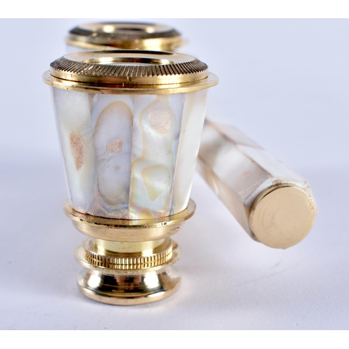 716 - A PAIR OF MOTHER OF PEARL OPERA GLASSES. 18 cm x 7 cm extended.