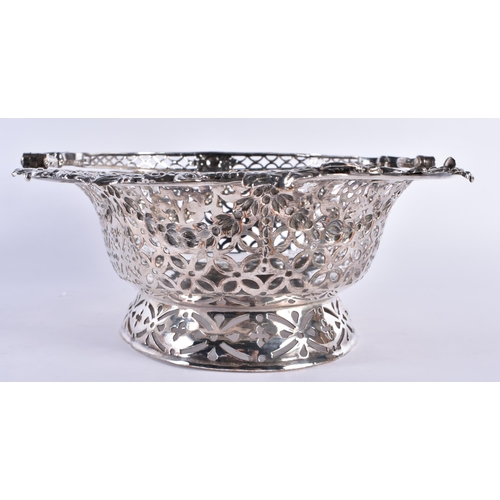 757 - AN ANTIQUE OLD SHEFFIELD PLATED BASKET. 32 cm x 28 cm inc handle.