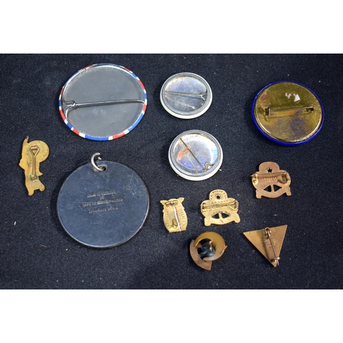 3088 - A 1930's Golly Jam pendant and Badge together with a collection metal badges and Girl Guide enamelle... 