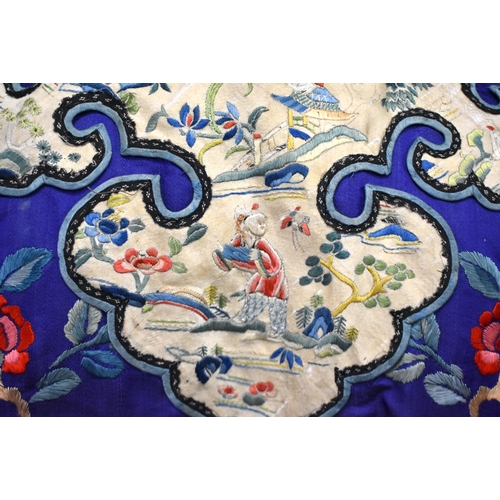 144 - A FINE 19TH CENTURY CHINESE SILK EMBROIDERED ROBE Qing, decorated all over with flowers and assorted... 