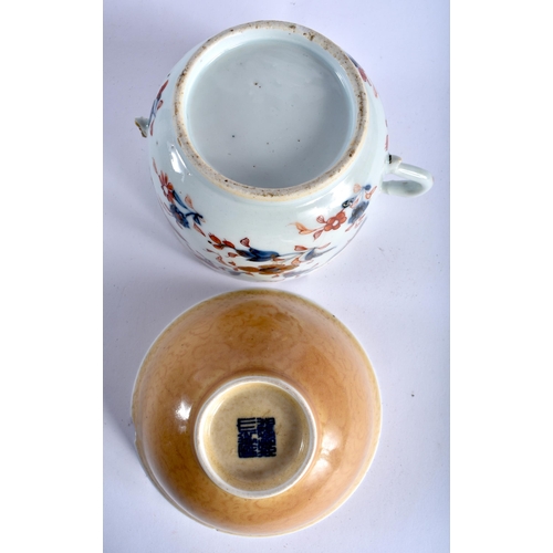 25 - A 17TH CENTURY CHINESE IMARI PORCELAIN CUP AND COVER Kangxi, together with an incised yellow glazed ... 