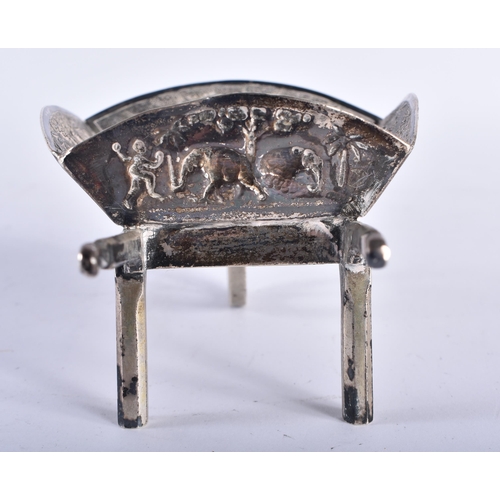 83 - AN UNUSUAL LATE 19TH CENTURY INDIAN BANGALORE SILVER NOVELTY WHEELBARROW decorated in relief with fi... 