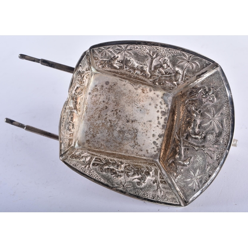 83 - AN UNUSUAL LATE 19TH CENTURY INDIAN BANGALORE SILVER NOVELTY WHEELBARROW decorated in relief with fi... 