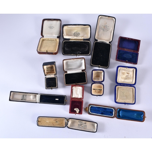 86 - Twelve assorted vintage and antique jewellery boxes (12)