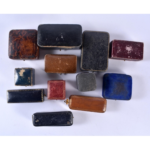 86 - Twelve assorted vintage and antique jewellery boxes (12)