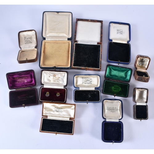 87 - Twelve assorted vintage and antique jewellery boxes (12)