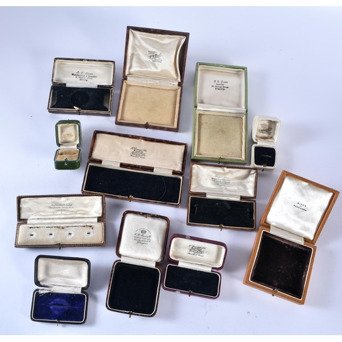 88 - Twelve assorted vintage and antique jewellery boxes (12)