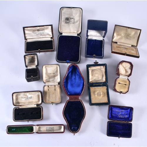 89 - Twelve assorted vintage and antique jewellery boxes (12)