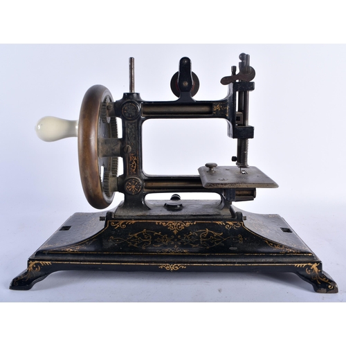 90 - A LATE 19TH CENTURY ENGLISH LEIGH & CRAWFORD SEWING MACHINE 33 Brooke Street Holborne, with rising c... 