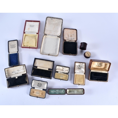 96 - Twelve assorted vintage and antique jewellery boxes (12)