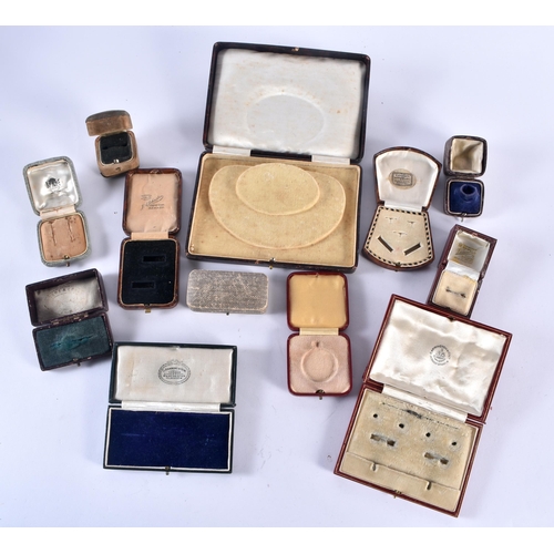 98 - Twelve assorted vintage and antique jewellery boxes (12)