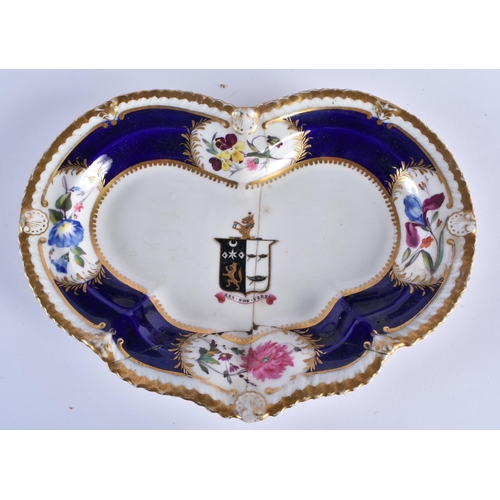 10 - A RARE EARLY 19TH CENTURY CHAMBERLAINS WORCESTER LANDSCAPE PLATE together with two similar armorial ... 