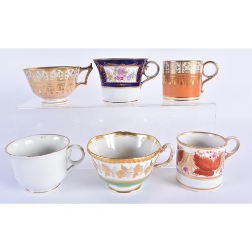 13 - TWELVE LATE 18TH/19TH CENTURY ENGLISH PORCELAIN CUPS including Chmaberlains & Graingers Worcester. L... 