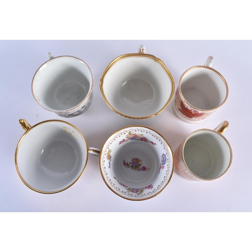 13 - TWELVE LATE 18TH/19TH CENTURY ENGLISH PORCELAIN CUPS including Chmaberlains & Graingers Worcester. L... 