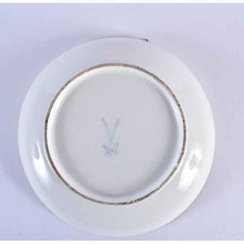 204 - 18th century Meissen teacup and saucer painted with children, crossed swords mark.  13,5 x 5 cm