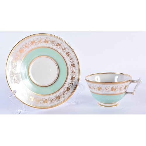 227 - Early 19th century Flight Barr and Barr cups and saucers, one in light green, one In medium green an... 