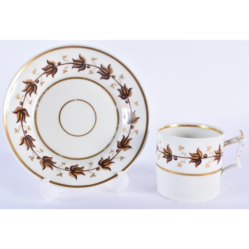 239 - Flight Barr and Barr Worcester teacup and saucer, the saucer with central roses enclosed by a band o... 