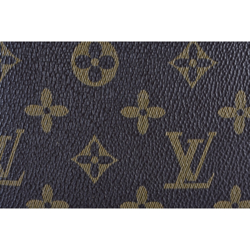 247 - A LOUIS VUITTON HANDBAG. 40 cm x 27 cm.