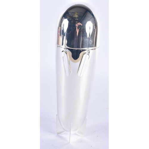 260 - A ZEPPELIN SILVER PLATED COCKTAIL SHAKER. 24 cm high.