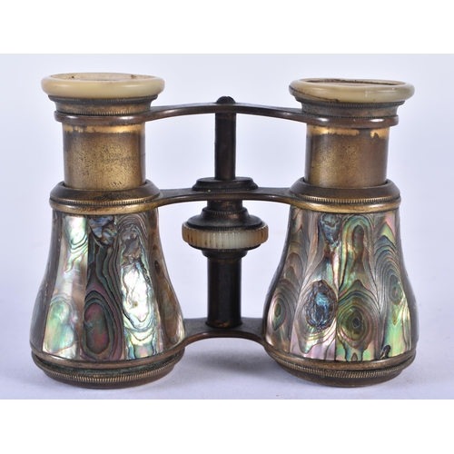 265 - A PAIR OF MOTHER OF PEARL OPERA GLASSES. 8 cm x 8.5 cm.