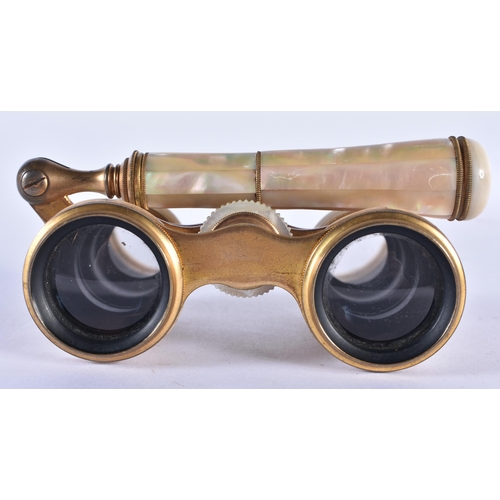 280 - A PAIR OF MOTHER OF PEARL OPERA GLASSES. 21 cm x 7 cm.