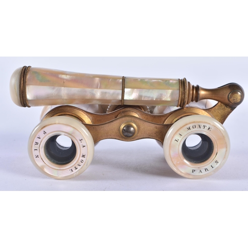 280 - A PAIR OF MOTHER OF PEARL OPERA GLASSES. 21 cm x 7 cm.