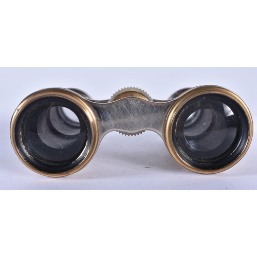 286 - A PAIR OF MOTHER OF PEARL OPERA GLASSES. 9 cm x 8 cm.