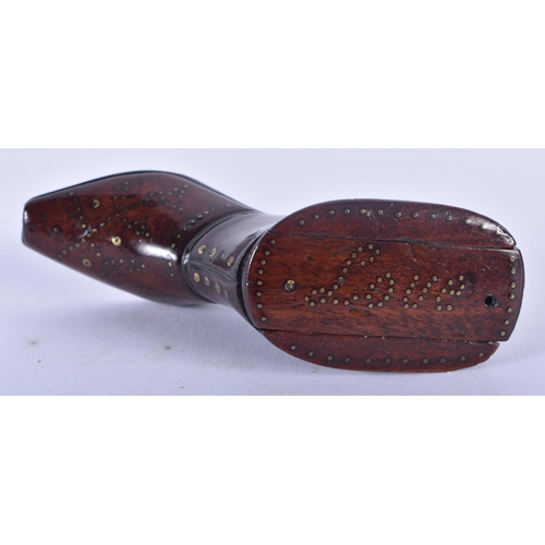 320 - A CHARMING 18TH/19TH CENTURY CARVED TREEN PIQUE WORK SNUFF BOX formed as a shoe. 9 cm x 5 cm.