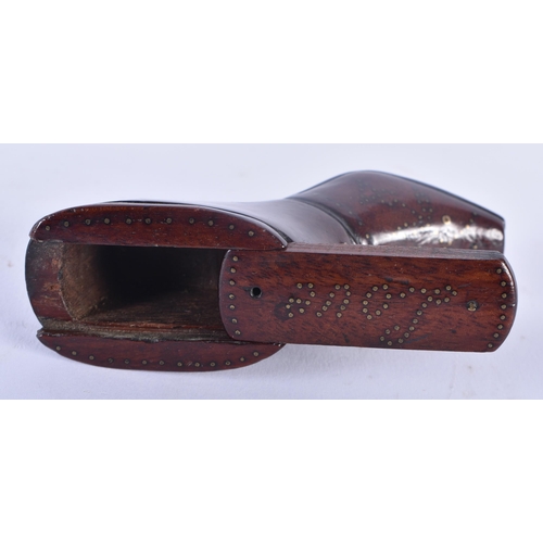 320 - A CHARMING 18TH/19TH CENTURY CARVED TREEN PIQUE WORK SNUFF BOX formed as a shoe. 9 cm x 5 cm.