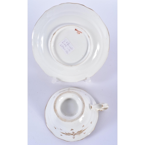 38 - AN EARLY 19TH CENTURY CHAMBERLAINS WORCESTER CUP AND SAUCER together with a similar Chamberlains sau... 