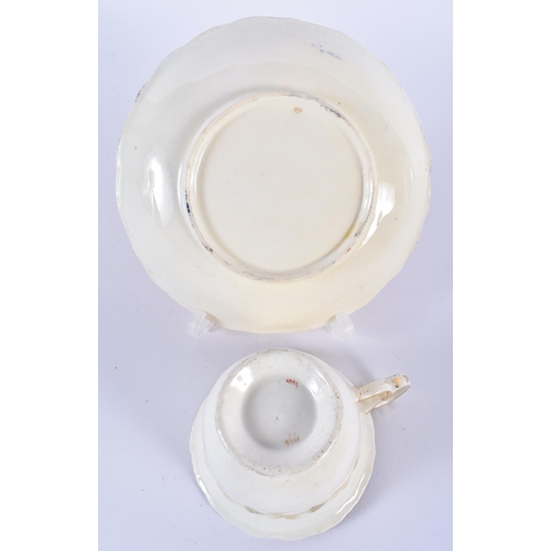 38 - AN EARLY 19TH CENTURY CHAMBERLAINS WORCESTER CUP AND SAUCER together with a similar Chamberlains sau... 